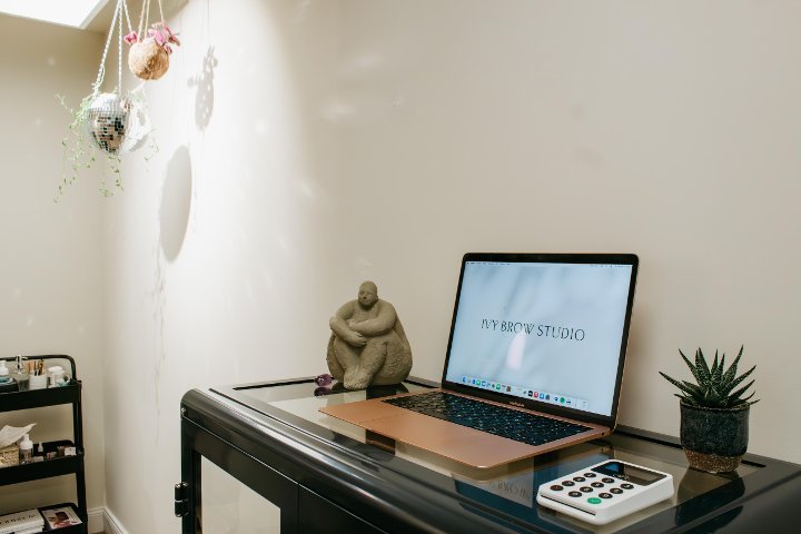 IVY brow studio